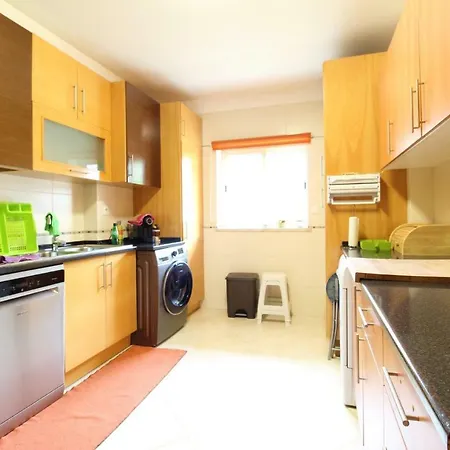 Carina's By Real Life Concierge Apartmán *